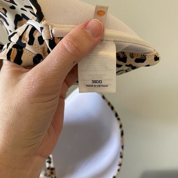 Shade and Shore leopard bikini top - Picture 9 of 10